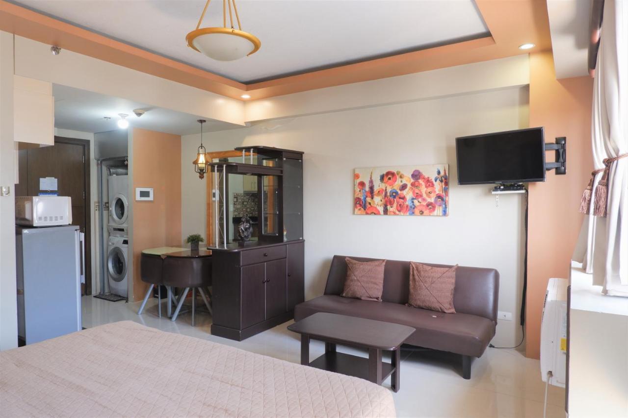 One Palm Tree Villas Manila Exterior photo
