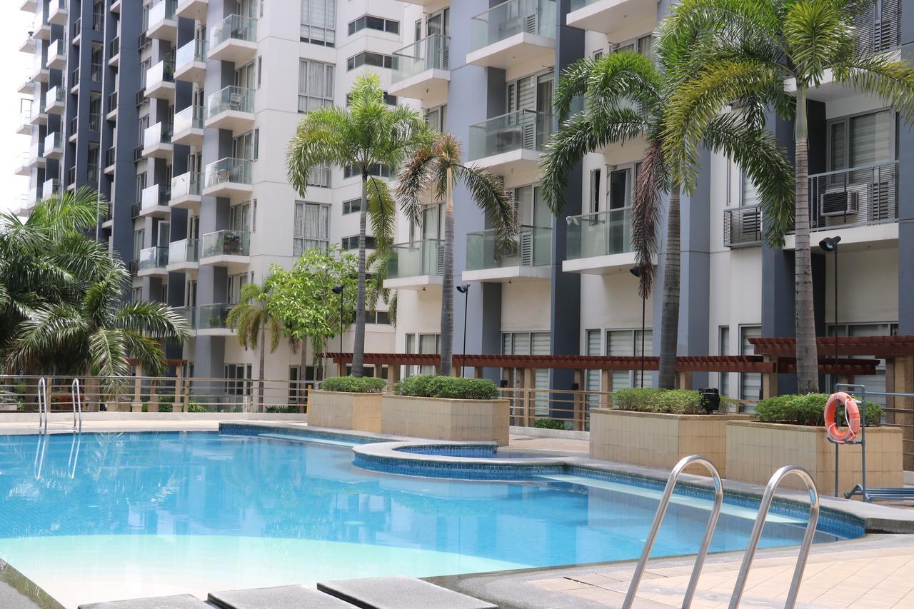 One Palm Tree Villas Manila Exterior photo